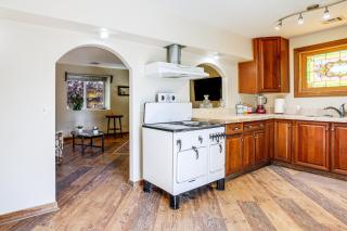 3 Mi to Dtwn Pahrump Romantic Desert Oasis - 2