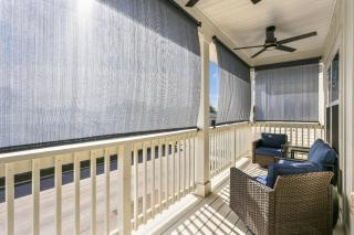 1370 W Government St - 4