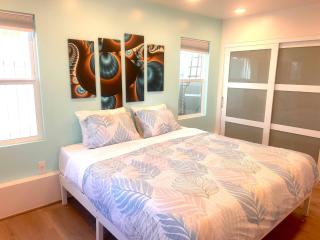 Spacious, bright and modern 1-BR Retreat - 8