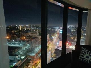 Minimalist 1BR Condo with NETFLIX at AEON TOWERS near Abreeza Mall by Rico - 8