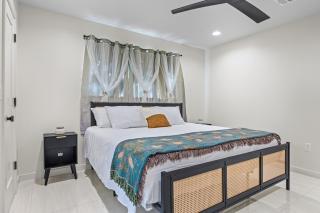 Newly Renovated Austin Escape - 8