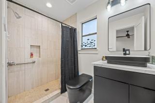 Newly Renovated Austin Escape - 7