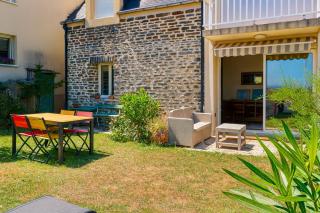 Apartment with a stunning 180 view & private garden 4 guests baby - 9