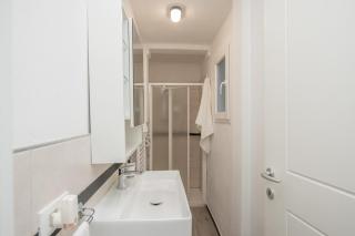 Dalia's Home Garden and Private Parking - 5