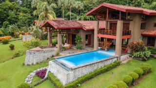 Beautiful Backwash Bay Villa - 4