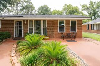 Savannah 4BR Getaway Near Airport & Attractions - 2