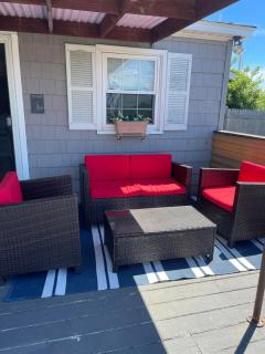 Dog-Friendly Cottage with Backyard & Beach Vibes! - 3