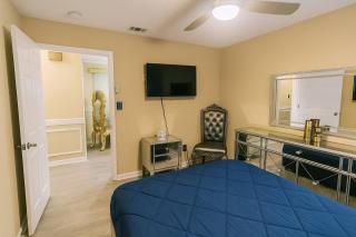 Savannah 4BR Getaway Near Airport & Attractions - 3