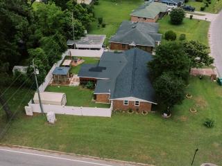 Savannah 4BR Getaway Near Airport & Attractions - 7