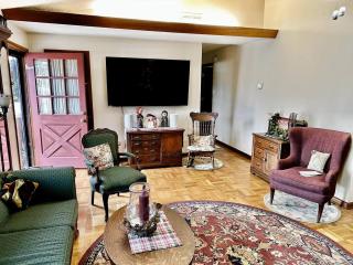 Antique Retreat Hot tub - 9