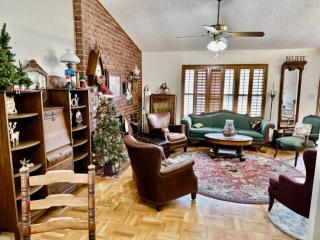 Antique Retreat Hot tub - 7