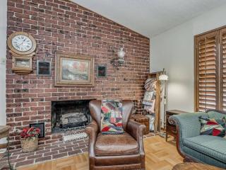 Antique Retreat Hot tub - 6