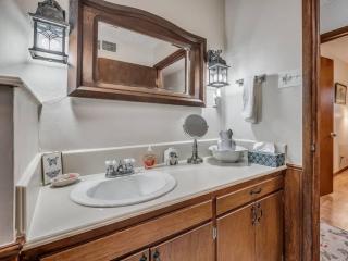 Antique Retreat Hot tub - 1