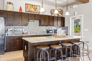 3BR2BA - Pool - Gym - Lounge - 6