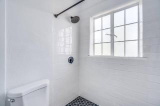 1926 Original Firehouse, Close to U of A, Loft - 6