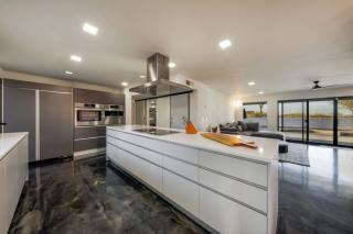 Suncrest compound - 9