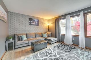 Cozy Houghton Lake Home with Fire Pit and Porch - 8