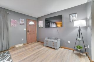 Cozy Houghton Lake Home with Fire Pit and Porch - 4