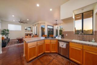 Catalina Foothills and Mountain Views, 3 BR 2 BA, Garage - 4