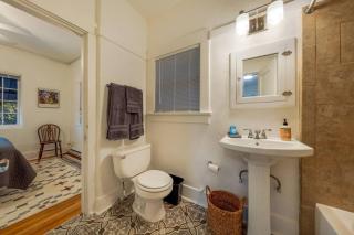 3 Blocks from U of A and 4th Ave, Cozy, 1 BR 1 BA - 4