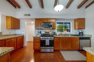 MCM 4th St - 3