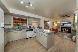 Pool, Quiet, 3 BR 2 BA, Garage, Fenced - 7