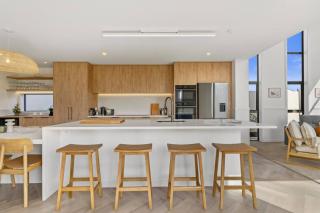 Premium Home with Sauna & Parking - Steps to Beach - 5