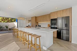 Premium Home with Sauna & Parking - Steps to Beach - 1