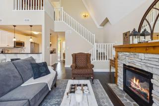 225 Snowbridge with Village Shuttle - 2