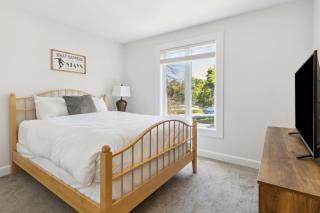 Townhouse with Hot Tub near Blue Mountain Village - 162 Vacation Inn - 8