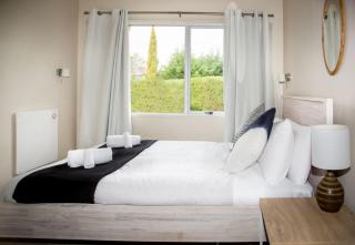 Kiwi Bach with Amazing Views - Wanaka - 9