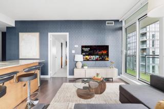 Stylish Downtown - Condo Sleeps 8 - YYZ Airport - 1