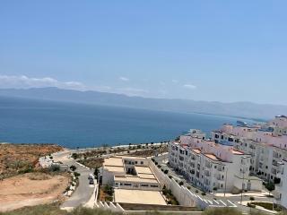 Luxurious condo with patio and terrace - 8