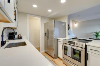 2 Mi to Old Town Home with Pool Access and Patio - 1