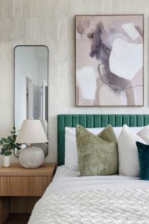 Sleek Sq 1 Downtown Condo - 4 beds - Parking - 9