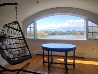 Luxury Retreat in Buzzards Bay, Spa, Pool Table for Family Fun - 7