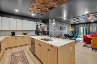 Hyve - Prohibition Parlor - Walk To Broadway - 7