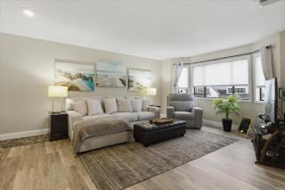 Lakefront Osage Beach Condo + Workspace w/ Pool Views - 8