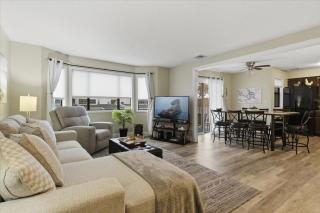 Lakefront Osage Beach Condo + Workspace w/ Pool Views - 6
