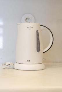 Host Wise - Modern Stuning Flat w Prime Location - 3