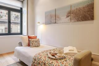 Host Wise - Modern Stuning Flat w Prime Location - 2