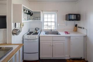 Across from Mayo Beach walk to downtown - 6