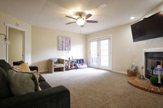 3Br, 2Ba, 6 beds, 5 min from Fort Novosel - 4