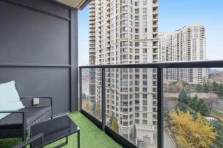 Designer 2BR - King Suite - Rare 2 Parking - YYZ - 4