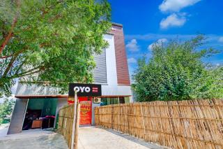 SPOT ON Miraj Hotel - 3