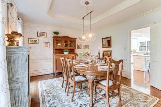 4,100-Sq-Ft Gem with Pool Table and Yard in Raleigh - 3