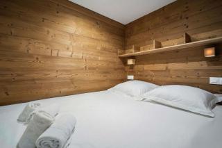 Ski in and out Bright Alpine Flat with Mountain views - 8