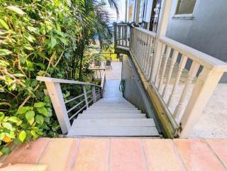 Incredible Views!- Solar Power- 5 min to beach! - 3