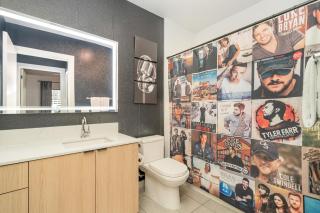 Hyve - Neon Lights - Pool & Gym - Walk to Broadway - 7