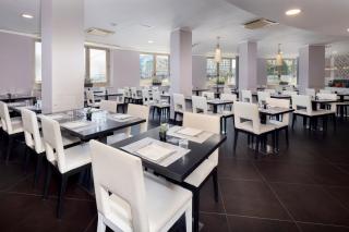 Holiday Inn Genoa City by IHG - 1